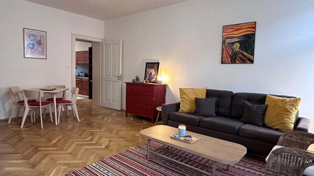 Stylish In The Center Of Apartament *